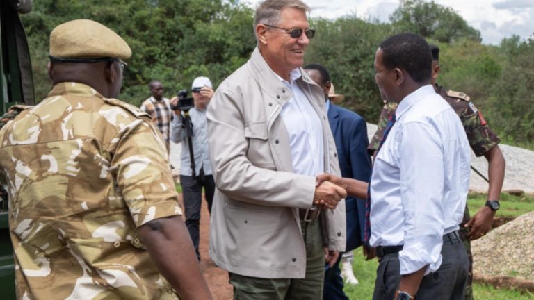 Vizitele lui Iohannis in Africa fara rezultate Doua institutii confirma luxul faraonului de la Cotroceni