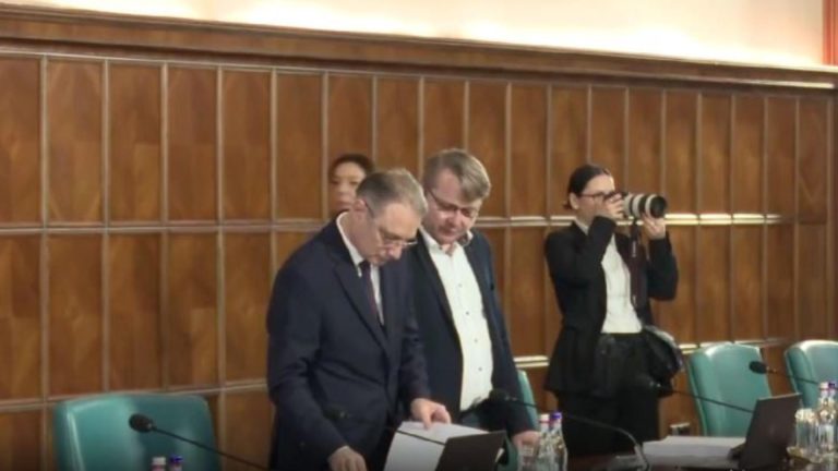 Consilierii din institutia lui Zgonea cu salarii mari Austeritatea nu a atins toate institutiile