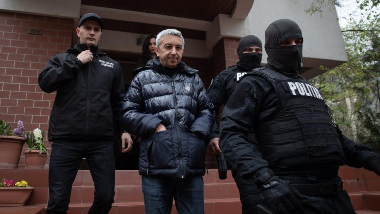 Dan Diaconescu condamnat la 8 ani si 4 luni