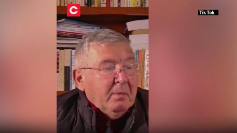 Jurnalistul care critica manevrele sistemului Oierul Bula Are crucea pe frunte si pe ceafa
