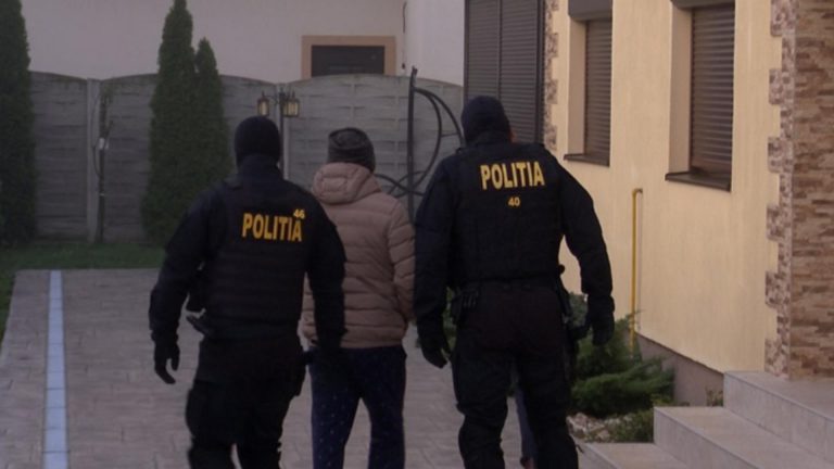 Perchezitii in Bacau Suspecti de exploatare sexuala a doua fete
