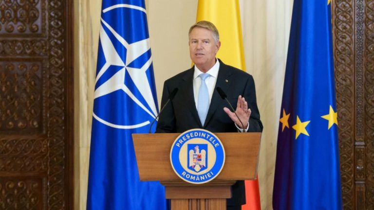 Sedinta decisiva pentru indepartarea lui Klaus Iohannis Opozitia planuieste demisia faraonului Cum isi apara faraonul privilegiile
