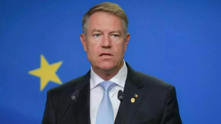 Suspendarea lui Iohannis dezbatuta din nou in Parlament Un partid surpriza a contribuit cu 26 de semnaturi