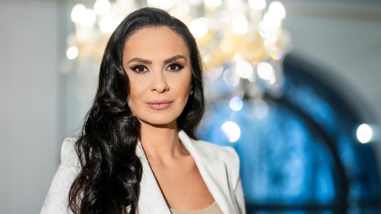 Alexandra Pacuraru Le am cerut lui Becali si Ghita sa nu mai foloseasca numele meu Documente socante dupa 20 aprilie