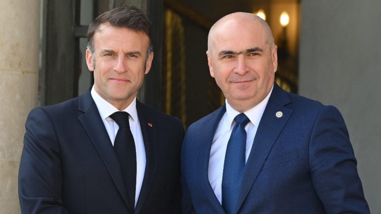 Cum vor oamenii lui Macron sa controleze Romania