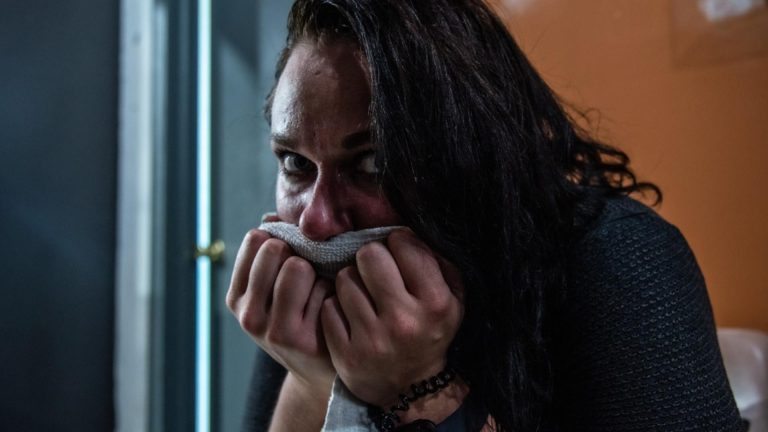 De ce unii oameni miros a peste stricat Sindromul rar care afecteaza mai ales femeile