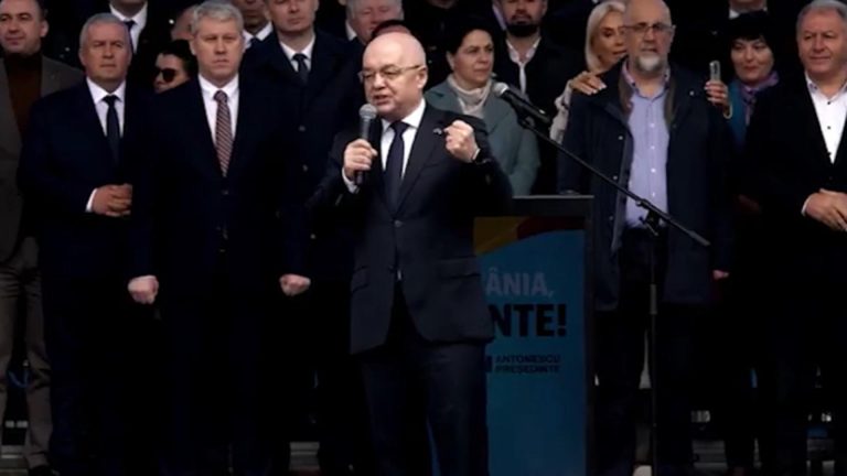 Emil Boc anunta Crin Antonescu sustinut de Ilie Bolojan la Cotroceni