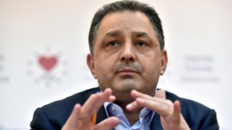Marian Vanghelie atac la Gigi Becali Oricine face o biserica de 3 milioane fura 300 de milioane