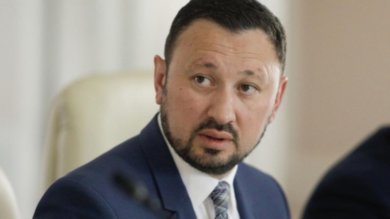 Mircea Fechet mesaj de Ziua Padurilor Cele 8000 hectare noi ne vor ajuta sa combatem efectele schimbarilor climatice si desertificarea
