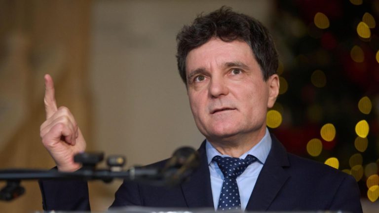 Nicusor Dan succes pe TikTok milioane de vizualizari Legaturi cu Matei Paun afacerist controversat