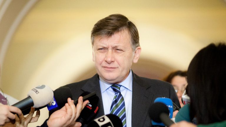 Crin Antonescu Politica externa e in impas nu guvernul Blocajul se va rezolva dupa alegeri