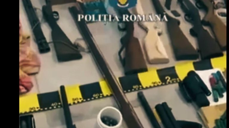 Perchezitii in Arad la braconieri arsenal gasit si cerb captiv