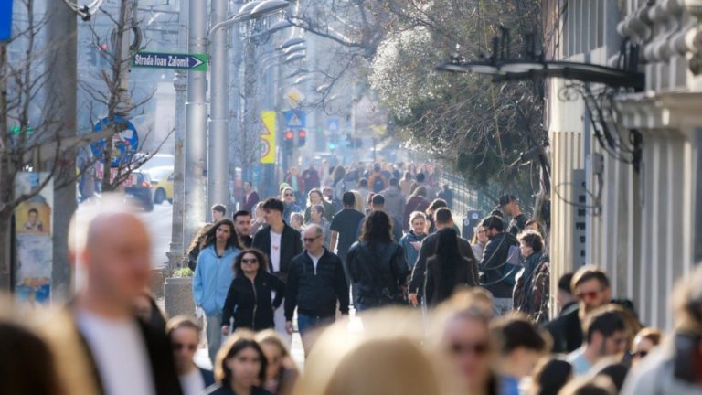Peste 60 la suta dintre romani nu mai cred in viitorul tarii
