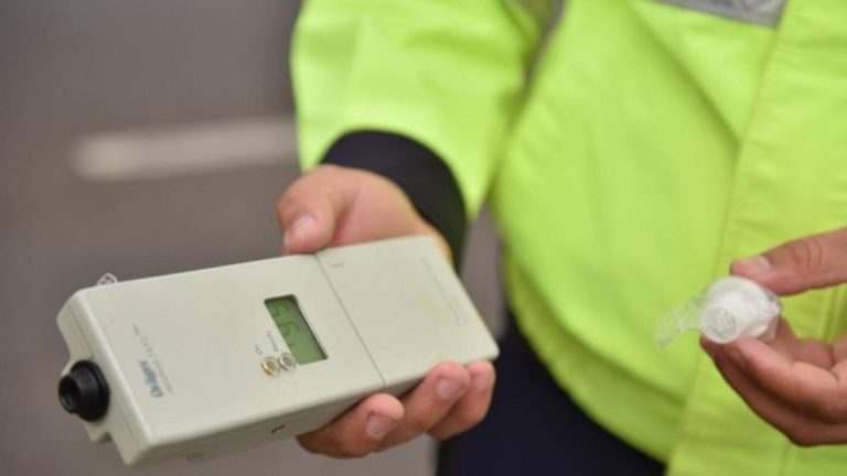 Sofer prins cu alcoolemie de 6 ori peste limita