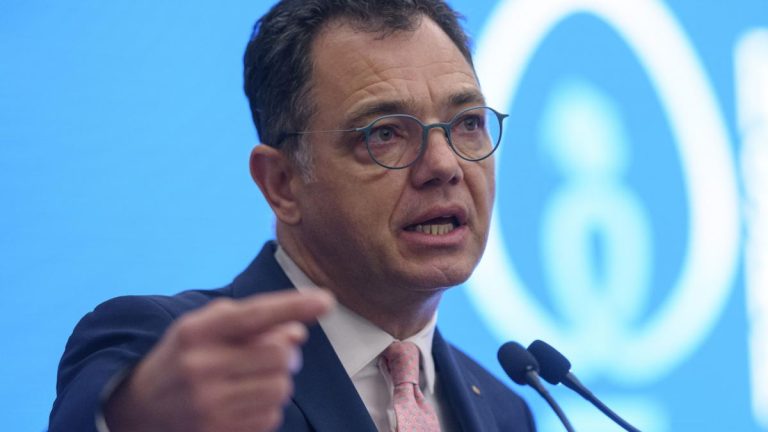 Radu Oprea a facut public cazierul pe Facebook