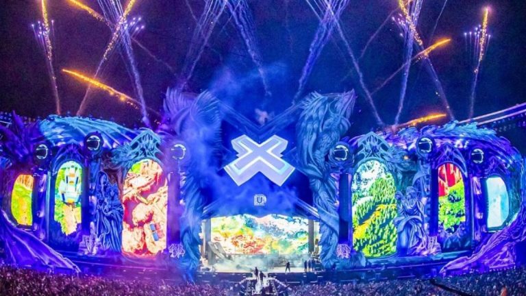 Adrian Nastase nemultumit de Untold in ziua de doliu