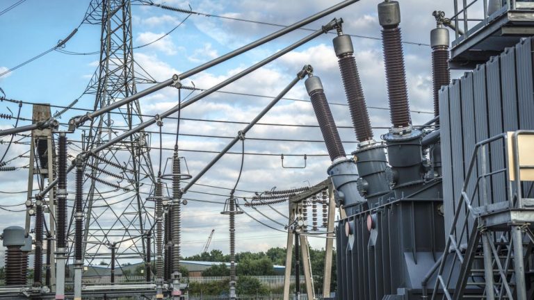 Bogdan Ivan Romania ofera energie gratuita ziua cumpara scump seara
