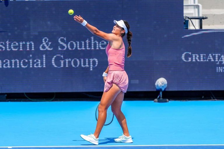 Emma Raducanu deranjata de un copil care plange
