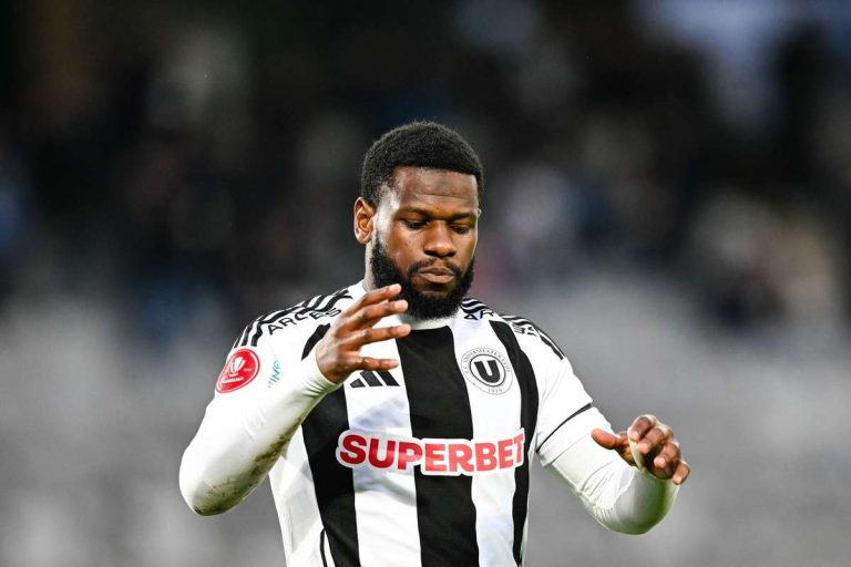 FCSB negociaza cu U Cluj pentru Mamadou Thiam
