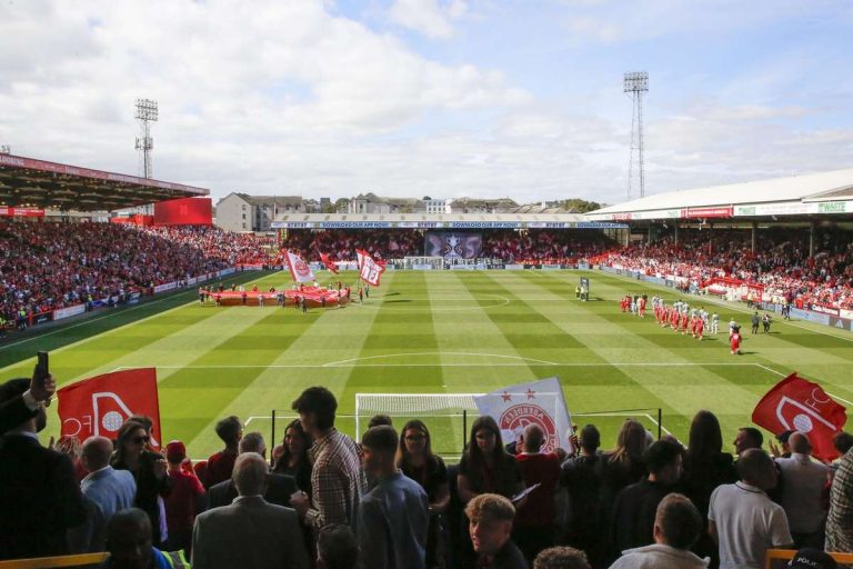 Hai s umplem stadionul Pittodrie