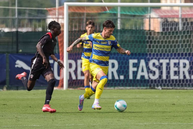 Negocieri pentru transferul lui Dennis Man in Liga Campionilor
