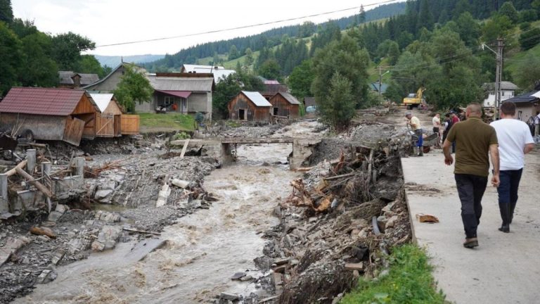 Premierul Bolojan anunta pachet de sprijin pentru inundatii
