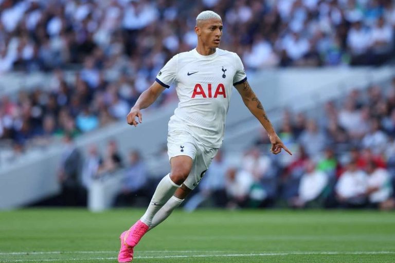 Radu Dragusin exclus din echipa Tottenham pentru Supercupa Europei