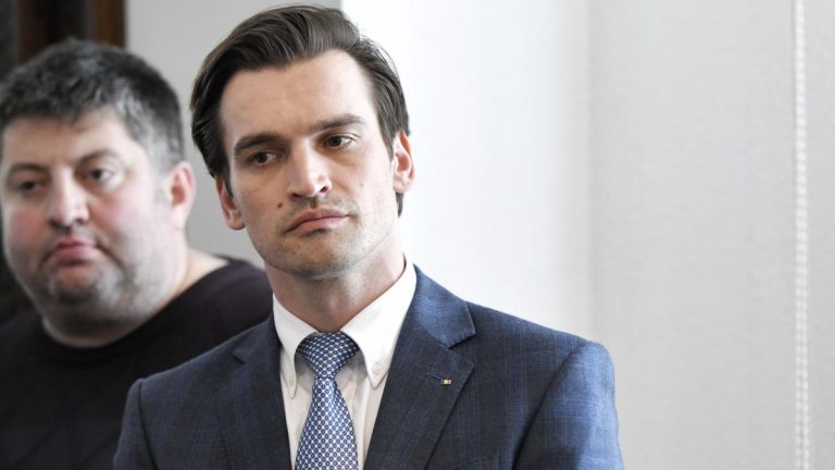 cum combatem exodul tinerilor medici