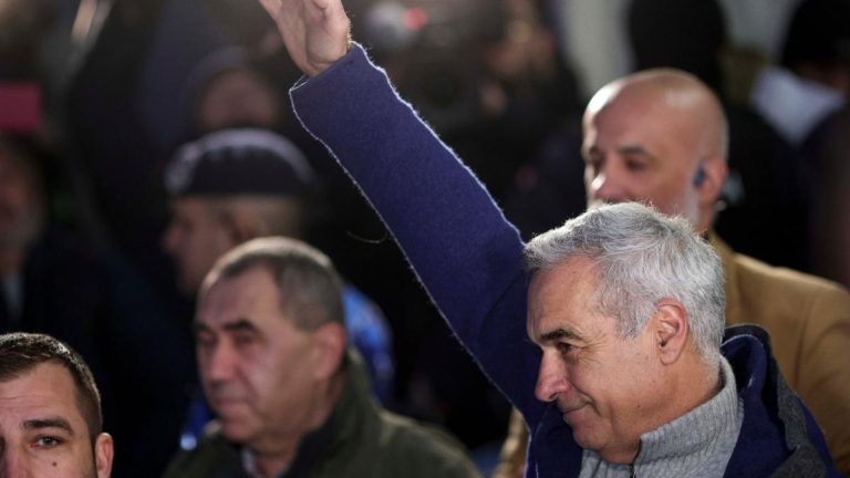 Calin Georgescu lider la ntalnirea de la Ciolpani