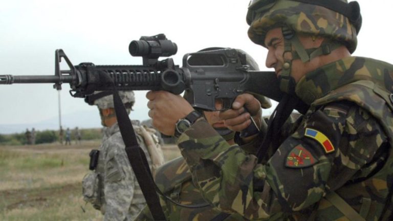 Cati bani primesc tinerii voluntari in Armata