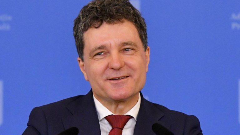 Ce spune Nicusor Dan despre TVA ul de 24