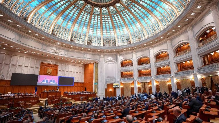 Cele patru motiuni de cenzura prezentate in Parlament