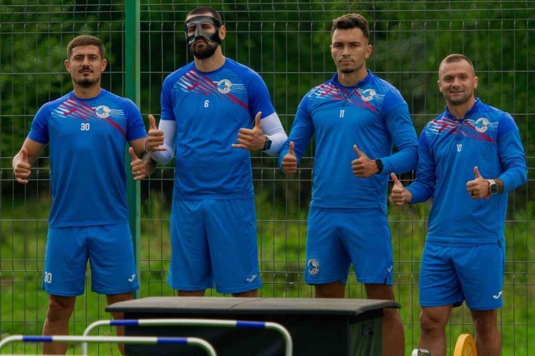 Corvinul Hunedoara castiga la Satu Mare conduce Liga 2
