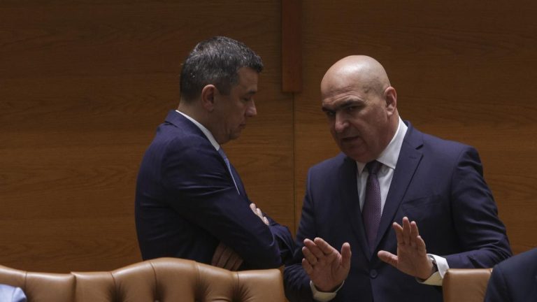 Guvernul a fost dat in judecata pentru amnarea alegerilor