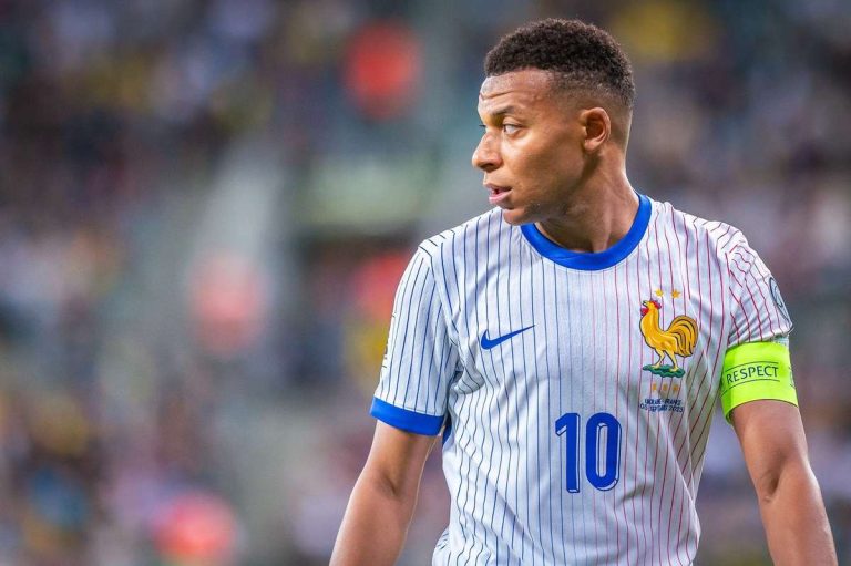Kylian Mbappe a zis cine merita Balonul de Aur