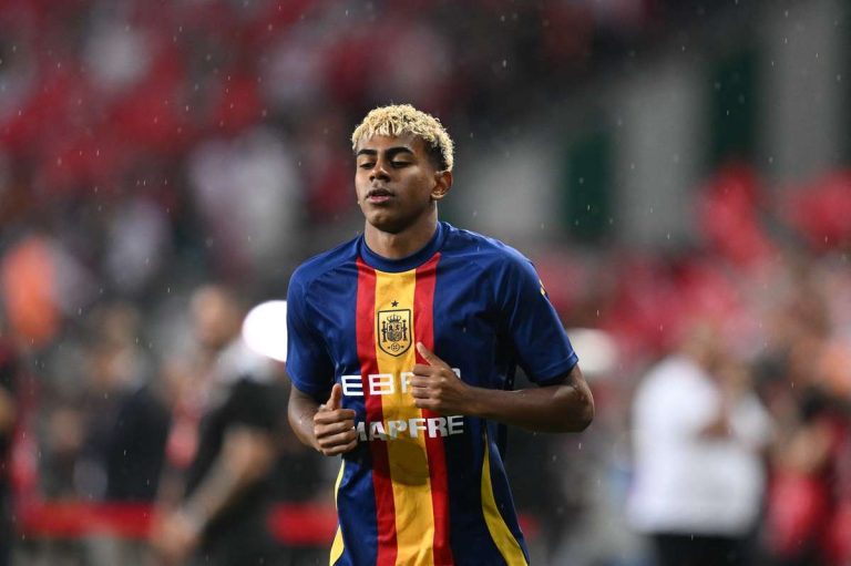 Lamine Yamal nu va calatori cu Barcelona la meciul cu Newcastle
