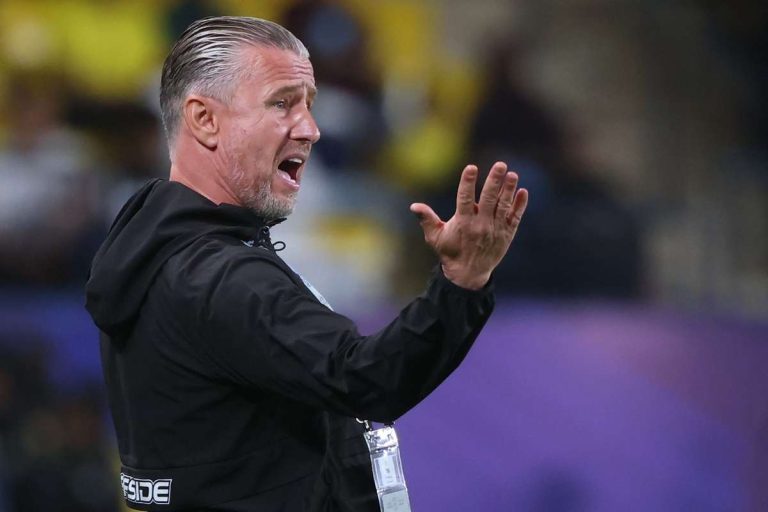 Laurentiu Reghecampf calificat cu Al Hilal in finala CECAFA