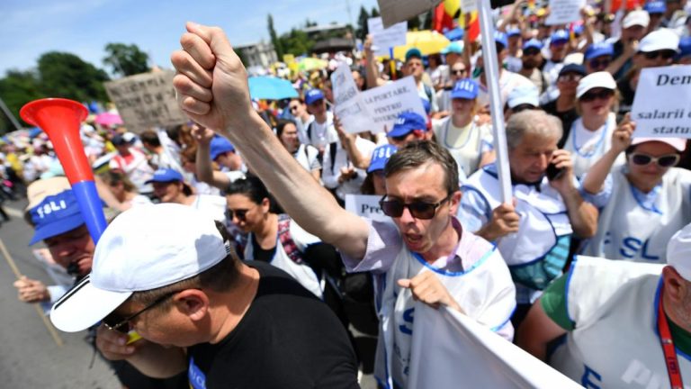 Lista angajatilor protestatari de la Guvern