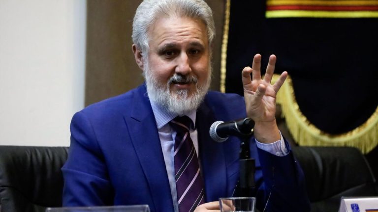 Marius Gabriel Lazurca rechemat in Bucuresti