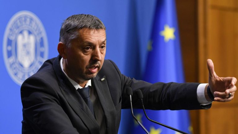Ministrul Daniel David solicita directorilor sa informeze parintii