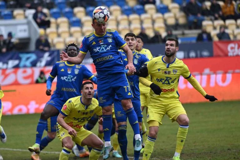 Petrolul lupta la Slobozia pentru salvare Unirea vrea play off