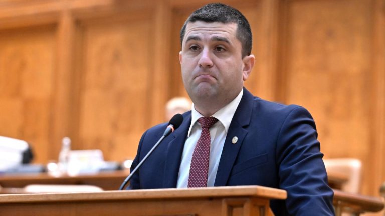 Radu Miruta confundat cu Daniel Buzdugan Nu i venea sa creada ca ministrul Economiei l a sunat