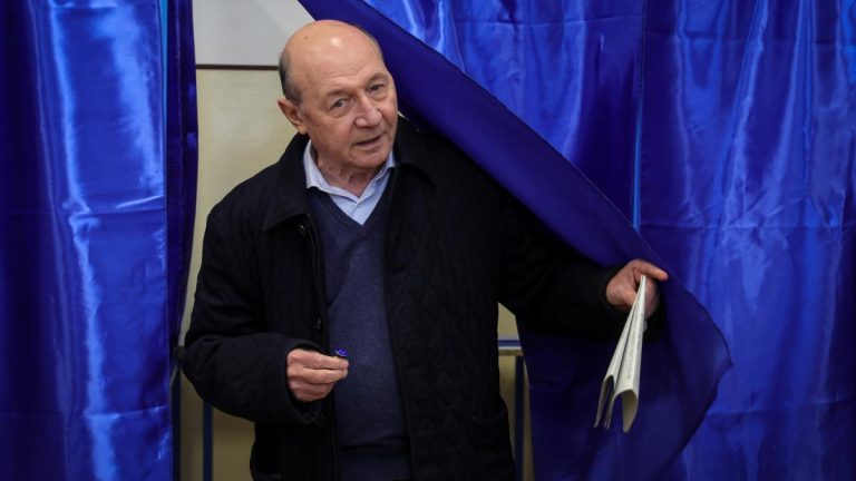 Traian Basescu Pe 28 septembrie Putin ar putea fi la granita Romaniei Alegeri decisive in R Moldova
