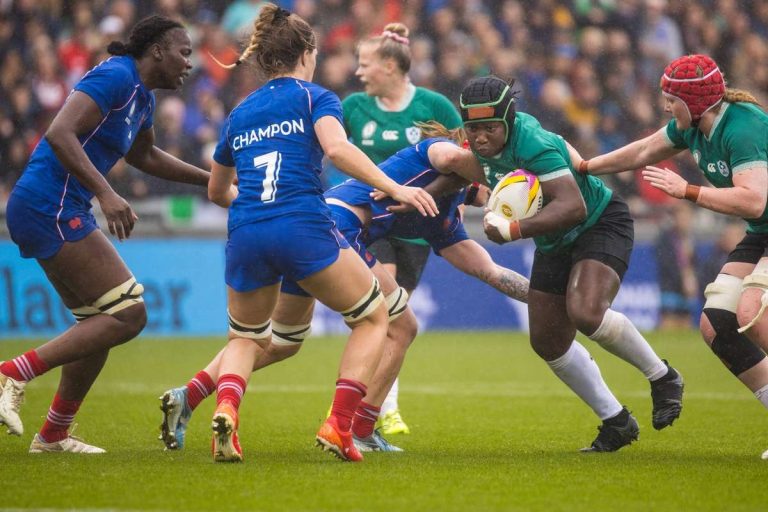 VIDEO Sindromul Suarez afecteaza rugby ul feminin Axelle Berthoumieu a muscat o adversara